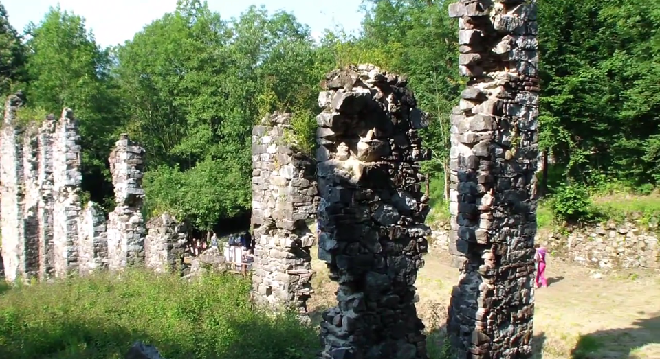 I resti della Fabbrica Serra
